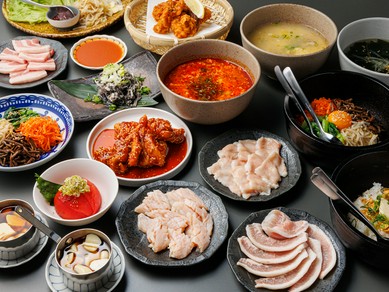 焼肉・一品料理と、バラエティに富んだラインナップ『ディナー』