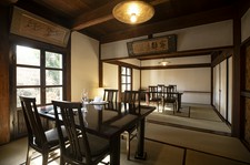 厳選した東京産の季節の食材を使用した7皿前後のコース料理です。