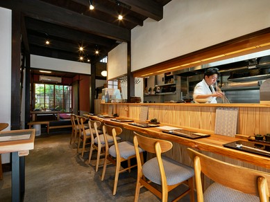 カップルや夫婦の距離感を縮める、落ち着いた和の雰囲気