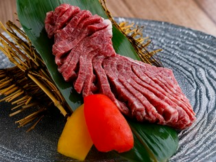 厚切り肉の醍醐味を堪能できる『ダイヤモンドカットカルビ』