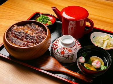 一回で四度おいしい。本場名古屋の味を楽しめる『上ひつまぶし』