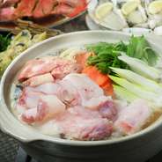 ヒレ（トモ）、皮、エラ、肝臓、胃袋、ヌノ（卵巣）、身（柳肉）など７種類の部位はどれも食べれます！「西のふぐ、東のあんこう」と称されるほど。あんこうは朝取れ鮮魚です。