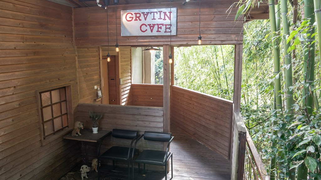 九度山の清流沿いに静かに佇む隠れ家カフェ