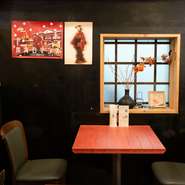 取引先など、ビジネスパートナーを連れて来店される方も多いとか。グラタン専門店という独自性と、ゆったりリラックスできるくつろぎの空間。大切なゲストの普段とは違う一面と出合えそうです。