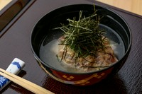 だしと鯛の香りがふんわり漂う『鯛のお茶漬け』