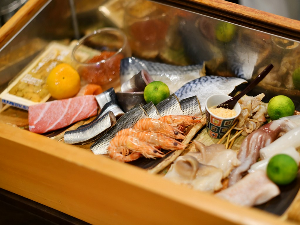 新鮮な魚介類を満喫！旬の味わいを存分に愉しめる寿司店