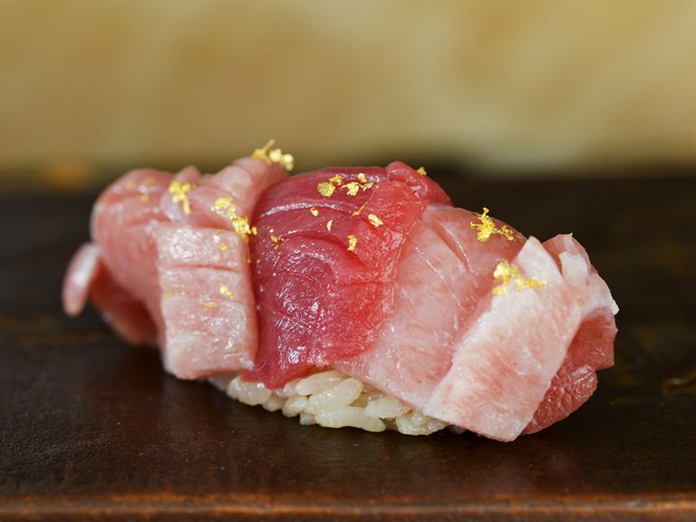 大トロと赤身のミルフィーユ大トロ・赤身・大トロを贅沢に堪能!『マグロのミルフィーユ』