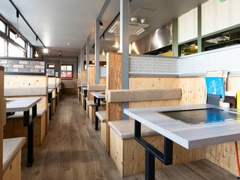 オープンから通し営業。ランチタイムを逃しても大丈夫！