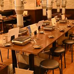 快適にホルモン焼きを楽しめるクリーンな空間