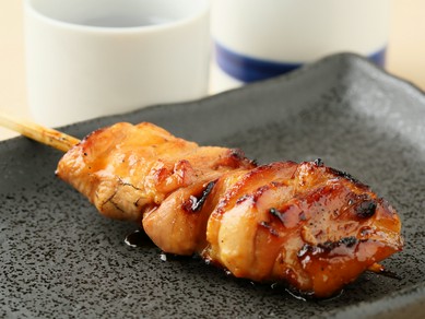必ずオーダーしたい逸品。福島県産「伊達鶏」の上品な旨みを味わえる『かしわ』