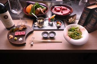 2名様でも！？〈店舗貸切贅沢プラン〉期間限定：牛の匠「牛肉論」おまかせコース