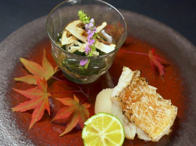 甘鯛の松笠焼きと松茸のおひたし