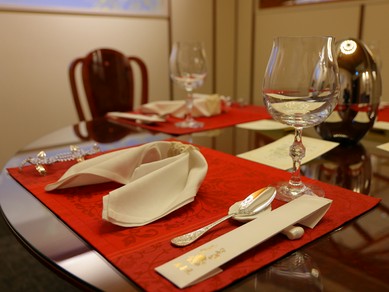 大事なビジネスパートナーを最高峰の料理と空間でもてなせる