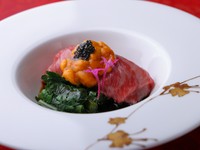 黒毛和牛×広東料理の極上コラボ『和牛サーロインと青菜炒め』