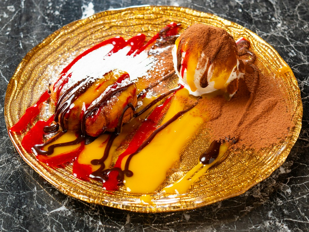 もみじをイメージした風情ある一皿『広島もみじ饅頭のデザート』