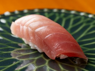 鮮魚の旨みをダイレクトに楽しむ『鮨』