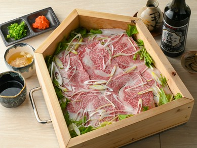 ほんのりとヒノキの香りをまとった『名物！咸宜苑せいろ蒸し』