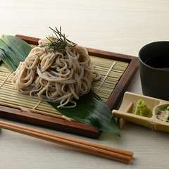 蕎麦本来の風味と食感を堪能できる『十割ざる蕎麦』