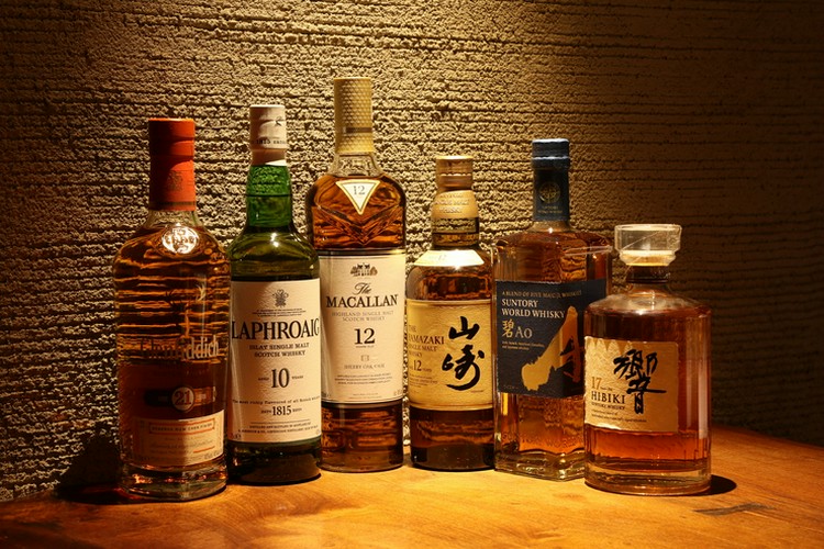 SUNTORY WHISKY BOTTLE BAR 札幌BAR GARBO すすきの/バー
