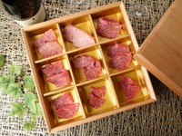 肉本来の美味しさを実感できる『特上牛肉の木箱コース』