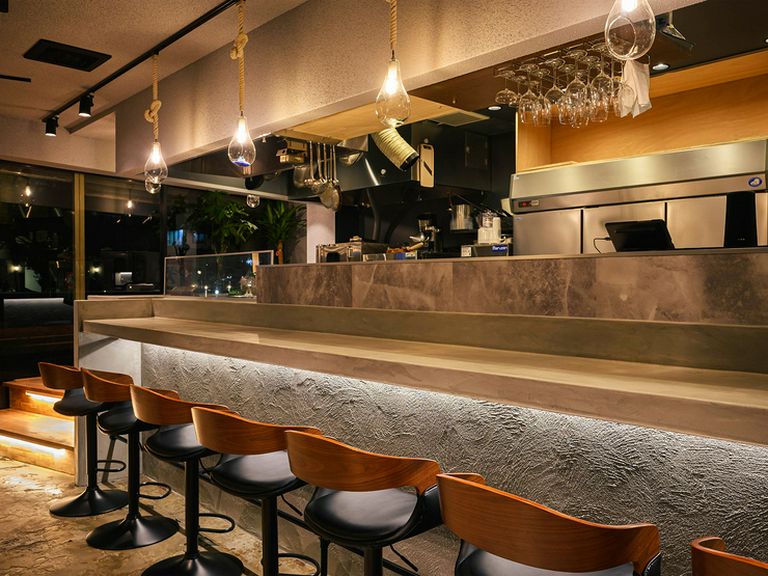 一人気ままにお一人様を満喫できるカウンター席