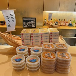 潮の風味に、しっかりと乗った甘み。とろりと口の中でほどける至福の味『ウニの軍艦巻き』