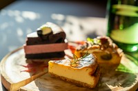 季節に合わせたケーキを多数ご用意。
一から作り上げることで、自然本来の甘みとヘルシーで気にせず食べれるます。
ドリンクとのセットで￥100引き