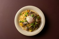 季節に合わせた旬の食材を使用した、期間限定パスタ。
※季節によって内容が異なります。詳しくはスタッフまで。