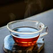 新たに加わったスミスの紅茶
定番３種に２種類（変動）の５種類を香りを比べてお選びいただきます。