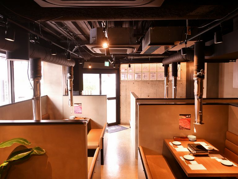 上質なおいしさをじっくりと楽しむモダンな空間