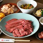 産地にこだわらず、その時々で状態の良い肉を仕入れ。厳選されたお肉はどれも新鮮で、状態の良さが旨みにもしっかりと表れています。一枚でも納得できるこだわりのおいしさを体感しましょう。