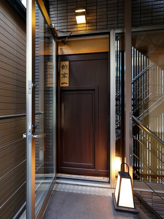 上質なおいしさに満たされる、洗練された大人の社交場