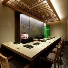 安定感のあるおいしさを、ゆったりと味わえる寿司店