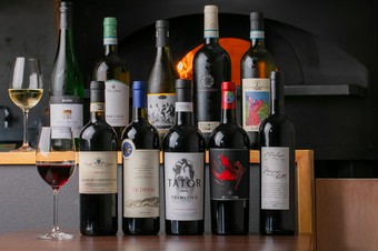 良いと思ったものだけをセレクト。料理とのマリアージュを楽しみたい『厳選　ワイン各種』