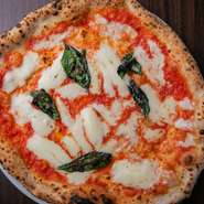 ランチデート・女子会・ママ会にピッタリのランチメニュー。本日のピッツァ、又は本日のパスタからメインを選び、デザートとドリンクが付いたお得なセットです。