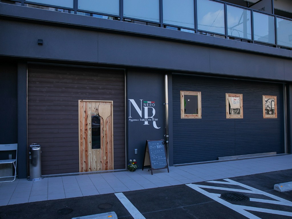 非日常の空間で、シェフ自慢の本格的ナポリピッツァを堪能