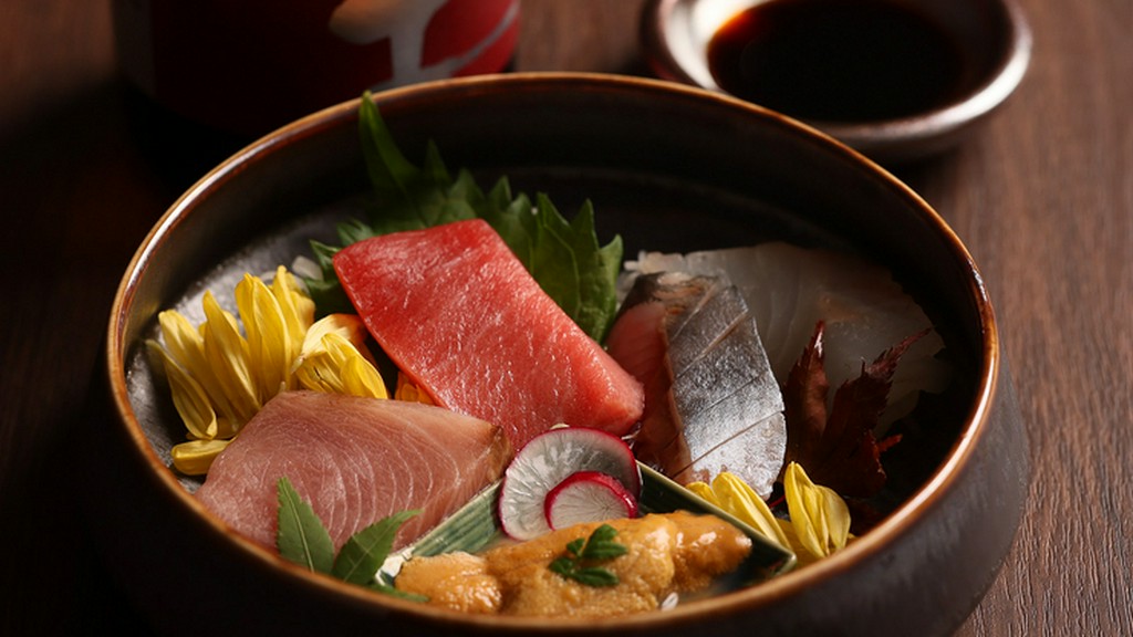 店の料理とのペアリングが楽しい日本酒やワインが充実！