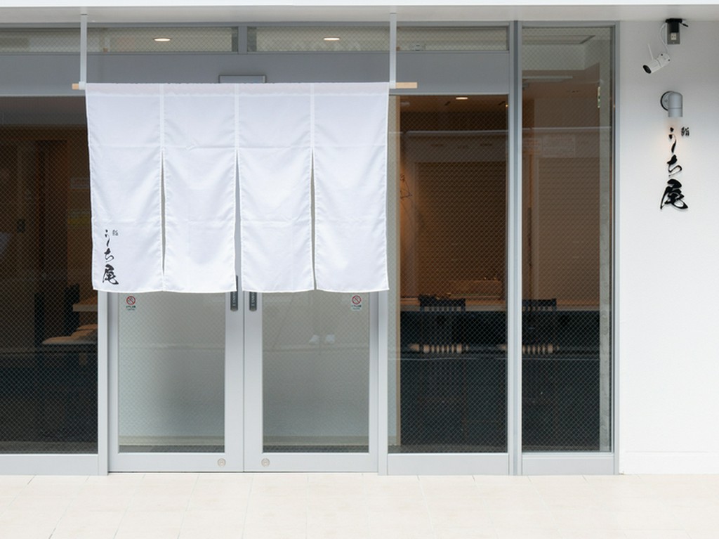 博多駅から7分。自分自身のご褒美にも最適