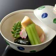 春の食材、魚をふんだんに使ったおまかせコースになっております。
お気軽にお問い合わせください！