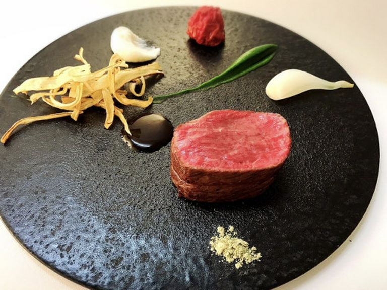 新しさと驚き、美しさと奥深いおいしさに満ちる料理の宝庫
