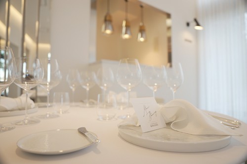 優美なテーブルコーディネートも特別感を高める