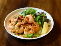 ぷりっとした海老の食感も楽しい『ガーリックシュリンプ』
