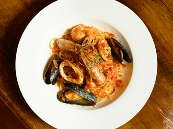 自家製トマトソースにたっぷりのシーフード『ペスカトーレ』