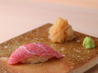 季節の上質食材を吟味し、最上のネタに仕上げて供する『握り』
