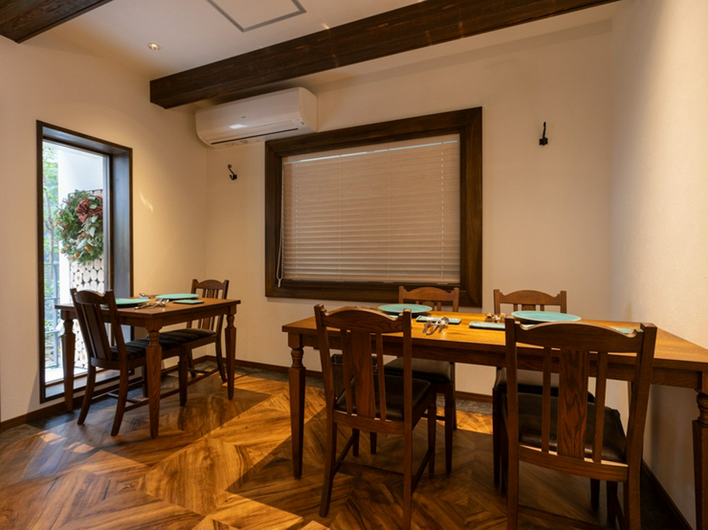 贅沢なひと時を味わう、大人の魅力溢れるフレンチダイニング