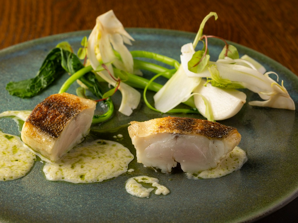 白ワインとの素敵なペアリングを楽しめる『魚料理』