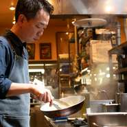「食材ひとつも、食べてくださる方のことを思い浮かべ厳選。味付けなどもお客様のニーズに応えられるようホールとの連携を密にし工夫を重ねています」と中野氏。「おいしかった」との笑顔に疲れも吹き飛ぶそう。