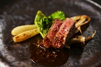 黒毛和牛の炭火焼き- Chacoal-Grilled wagyu beef -