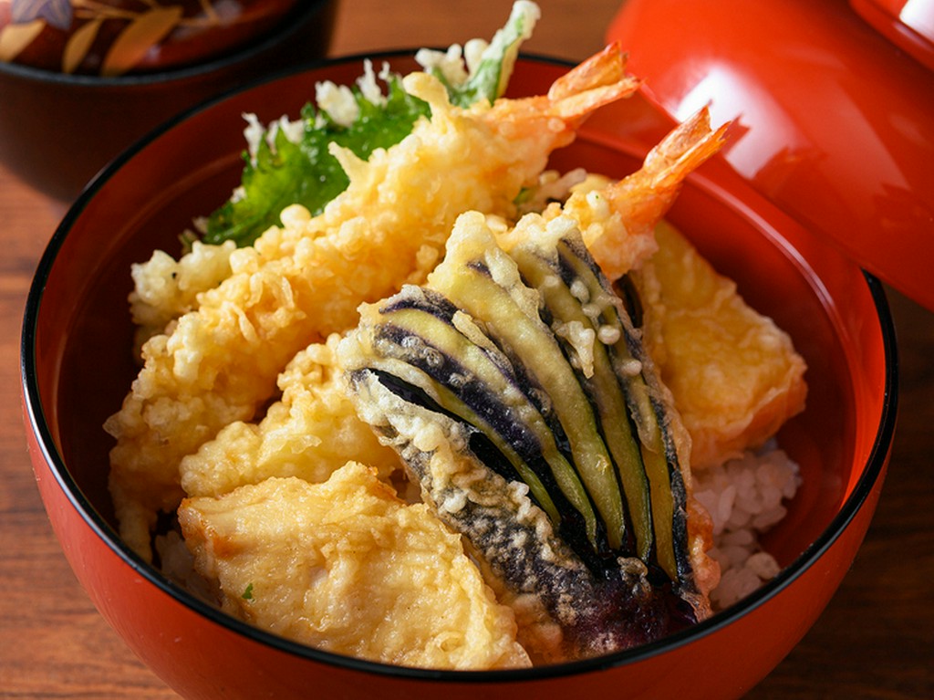 豊洲市場で仕入れる、海と大地の恵たち