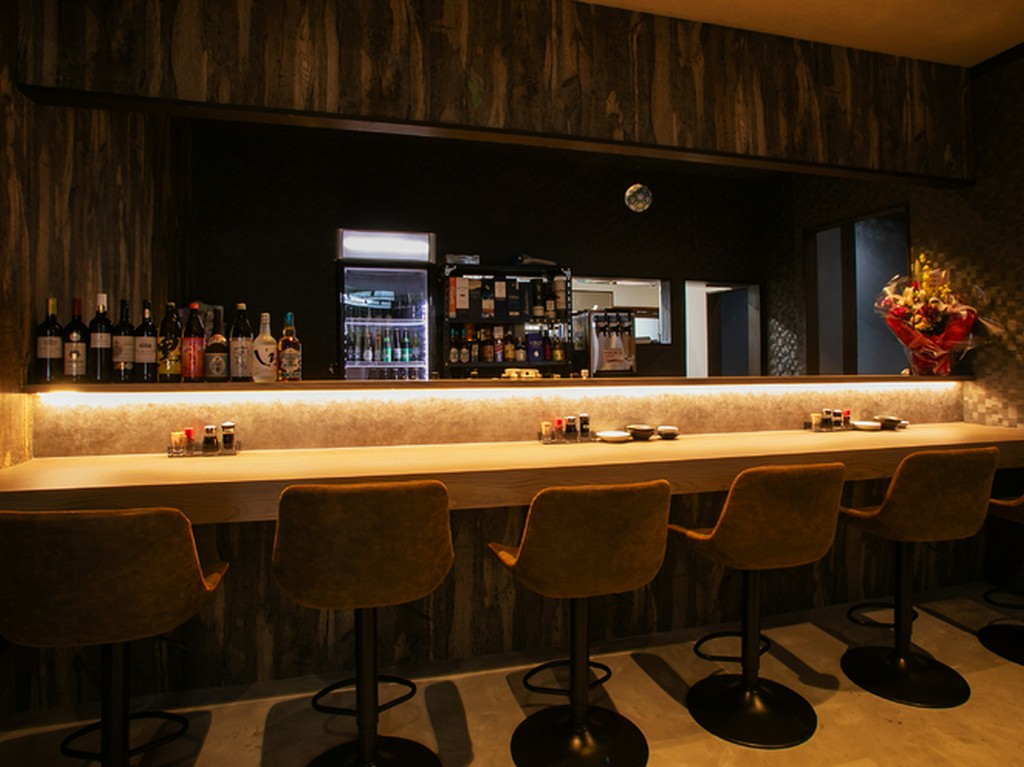 “お一人様”も気軽に立ち寄れるカウンター席を完備